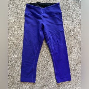 Lululemon Wunder Under Crop (Reversible)
Bruised Berry / Black
